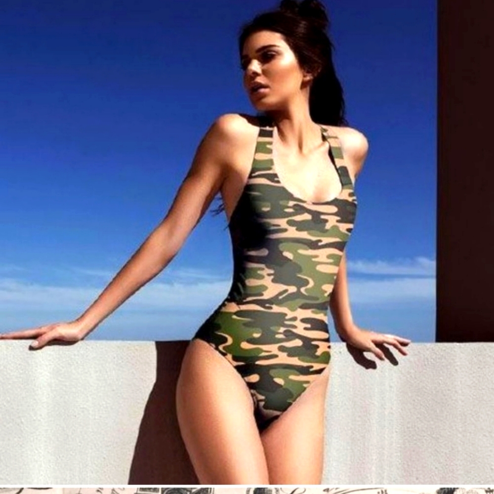 Kendall and Kyli bathing suit.